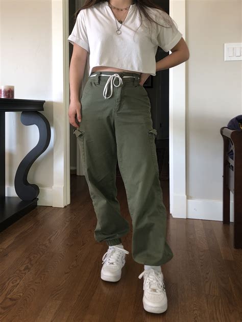 cute outfits with cargo pants